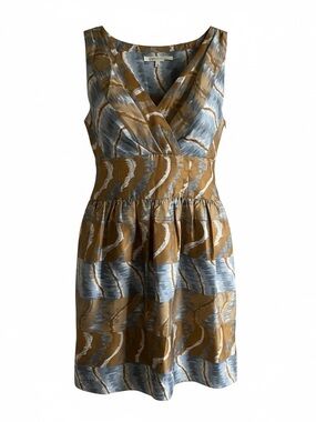 Evan Picone Sleeveless V-Neck Midi Dress in Brown and Light Blue Wave Print